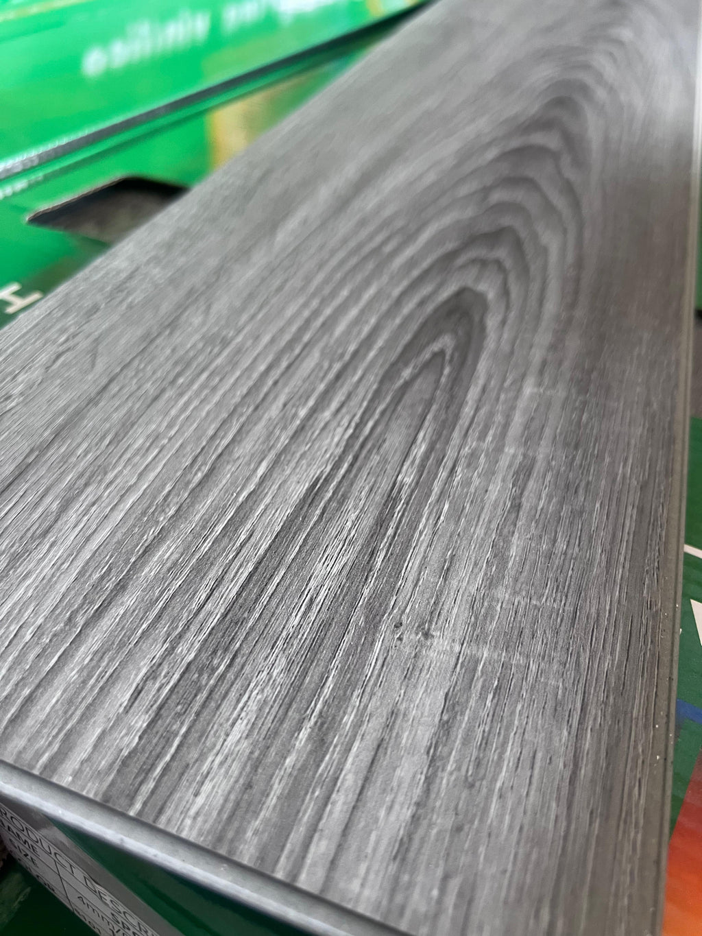 Piso Vinílico SPC 5.5 mm – Gris Ceniza Patagonia | Diseño moderno y alta resistencia